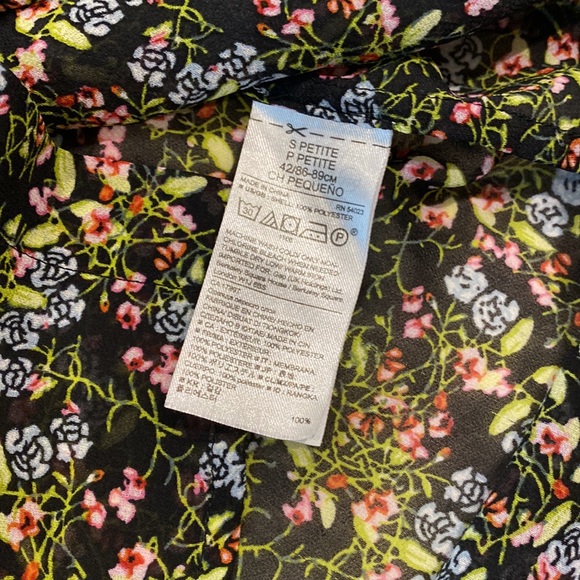 Banana Republic Floral Sleeveless Button Down - Picture 6 of 7